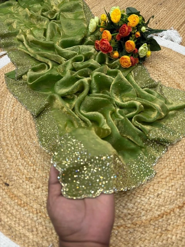 Space Silk - Jarkhan work - Leaf Green