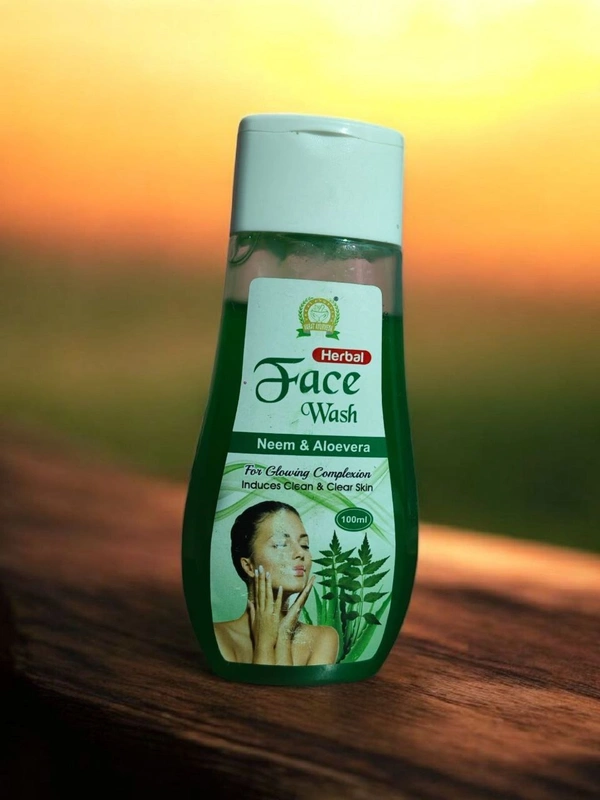 Varat Ayurveda Neem & Alevera Facewash