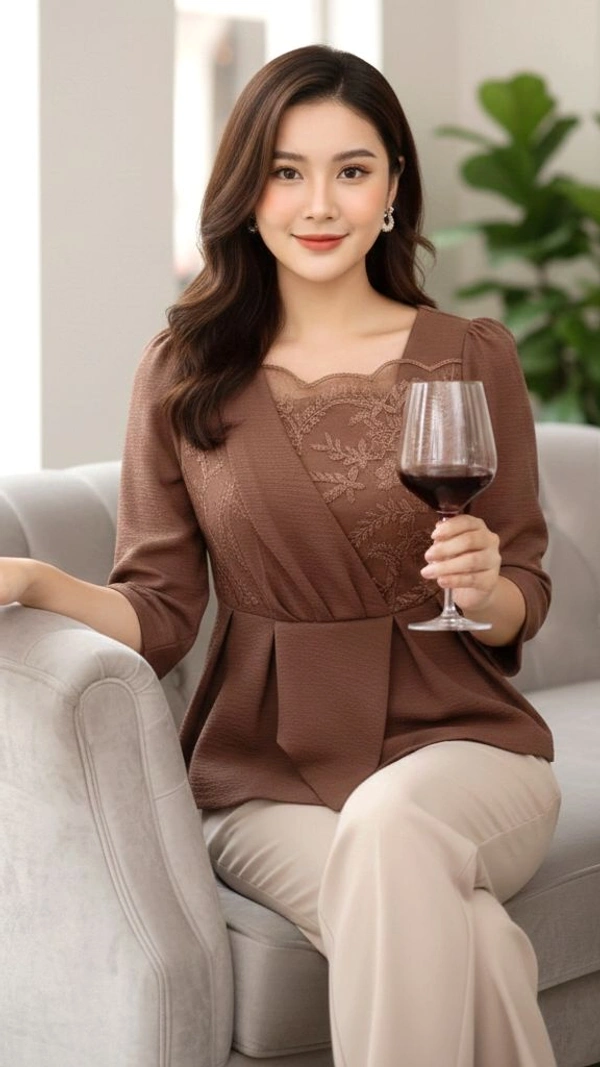 Cocoa Grace Embroidered Top - Small