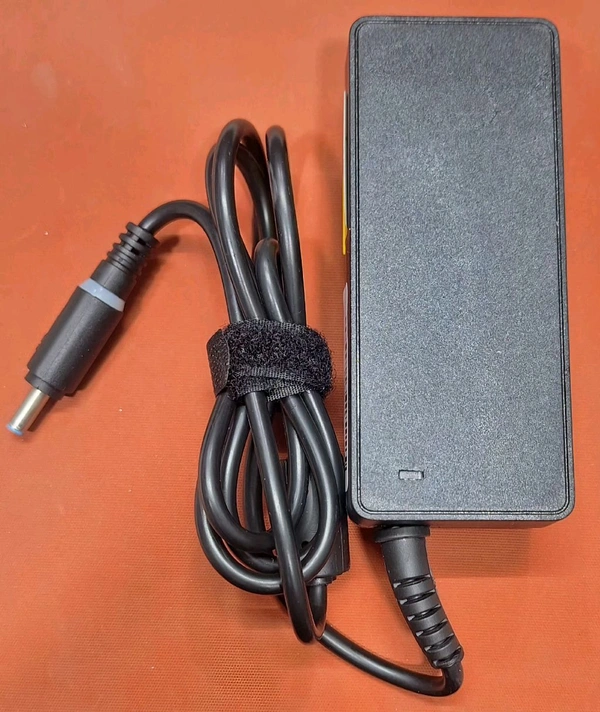 SCOMP HP BLUE PIN 19.5 VOLT 3.33AMP 65W LAPTOP ADAPTER