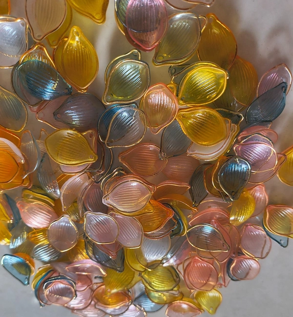 🍃Pastel Leaf Resin Beads (25 Grams) with Gold Edging