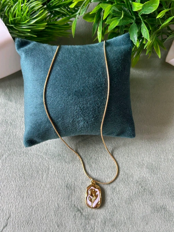 Vintage Rosebud Enamel Necklace