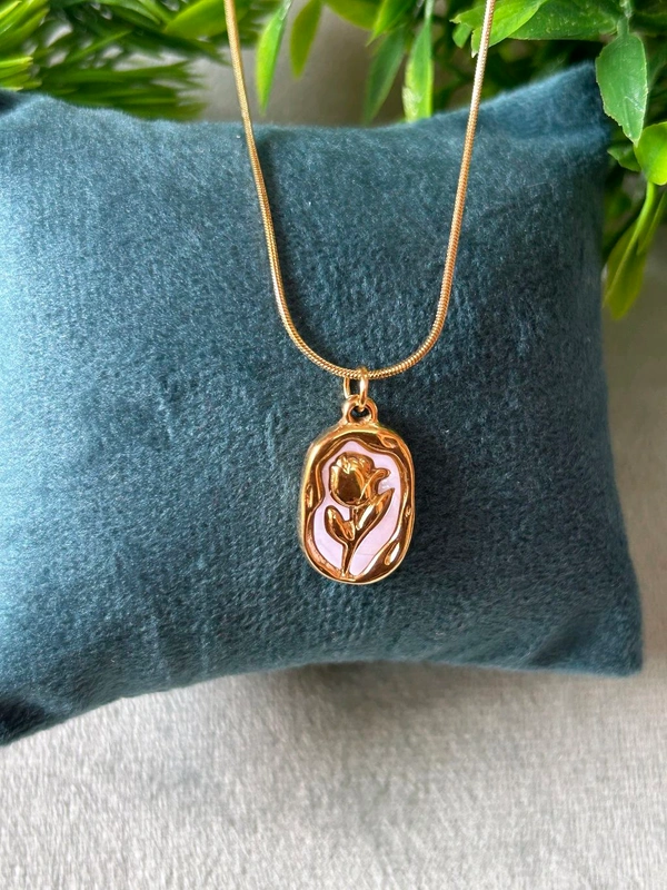 Vintage Rosebud Enamel Necklace