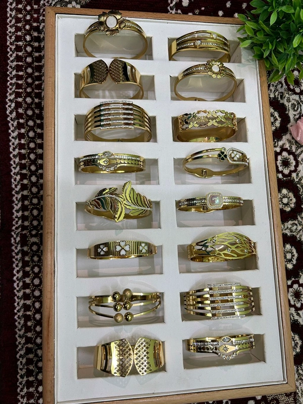 High-Fashion Honeycomb Cuff Bracelet