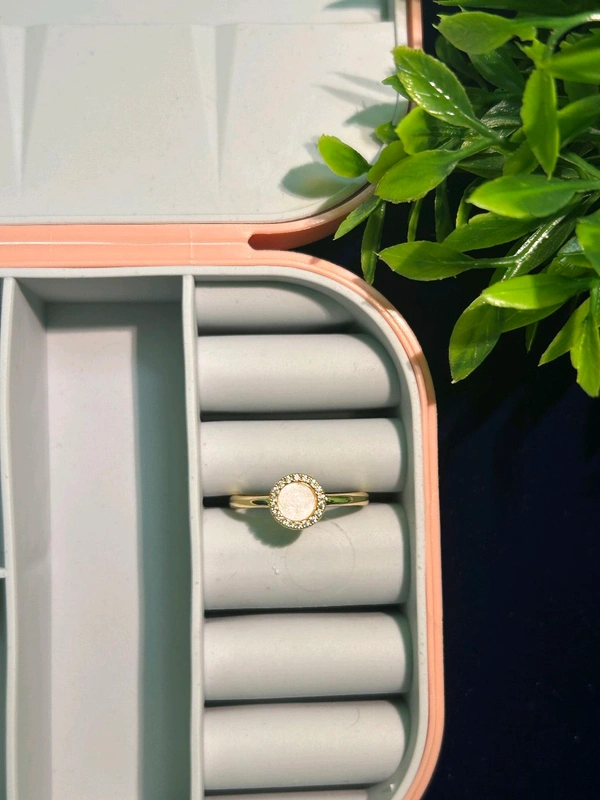 Full Moon Pavé Border Ring