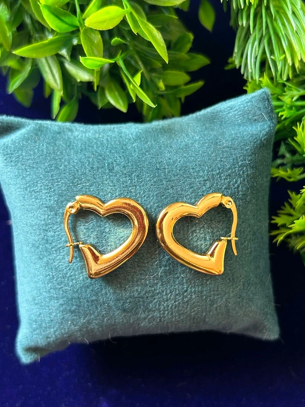 Dreamy Golden Heart Hoop Earrings 18k Gold Plated