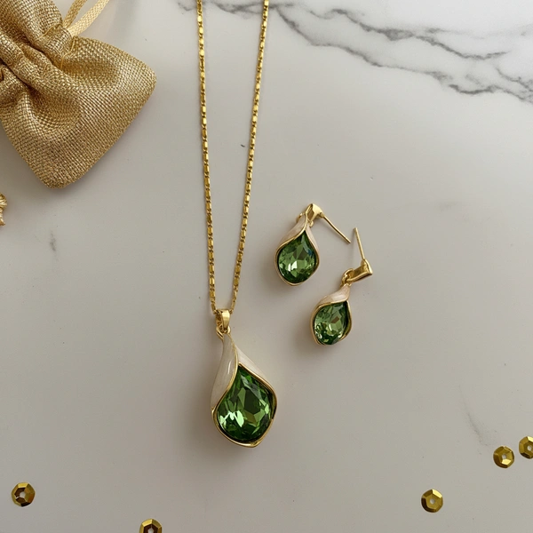 Sage & Ivory Blossom