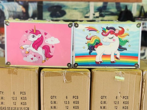 145 pc coloring suitcase sets Unicorn
