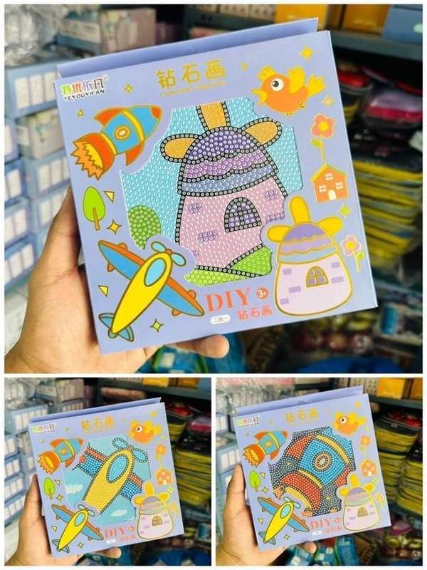 Space hamper 1 Inlcudes: - Pvc hand bag/ Gifting bag - Rocket piggy bank - Diy bead Frame set
