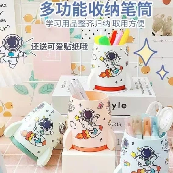 Space diy pen stands