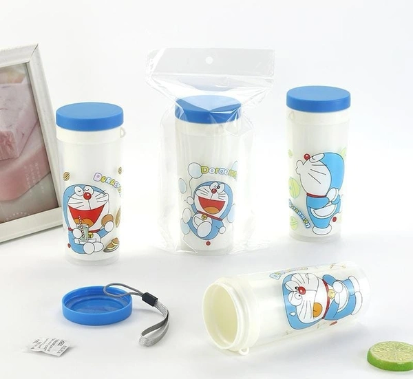 Double layer food grade plastic sipper with lid.Color random only