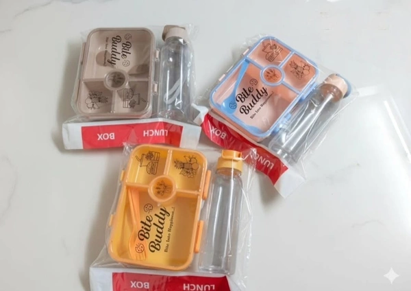 Good quality plastic lunch box with bottle combo
