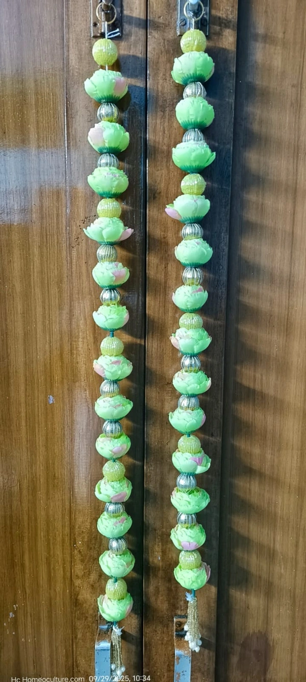 Pony flower moti hanging Premium quality Size 2.5 feet approx Flower color available Blue, yellow, green and white