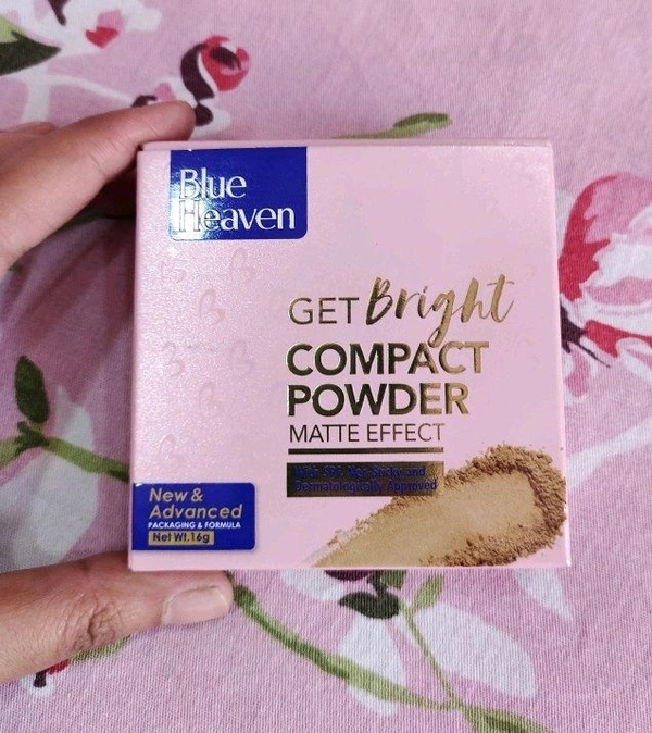 Blue Heaven Bright Compact Powder - Vanilla
