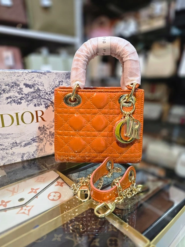 YELLOW DIOR - Trinidad
