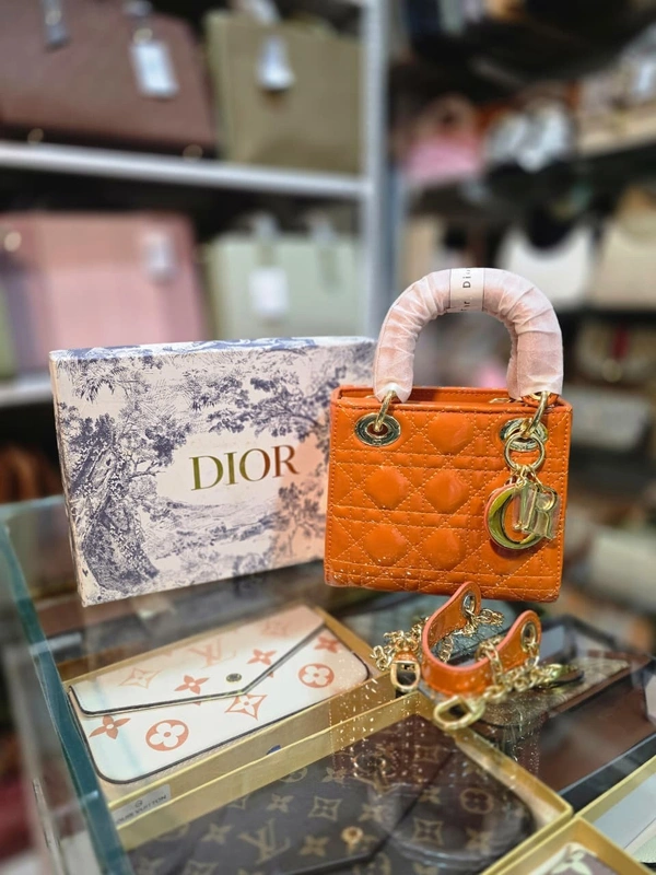 YELLOW DIOR - Trinidad