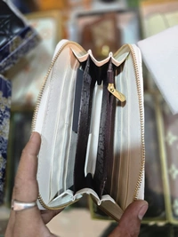 D BLACK WALLET - White