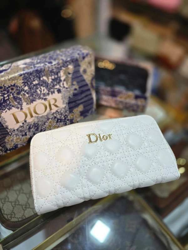 D BLACK WALLET - White