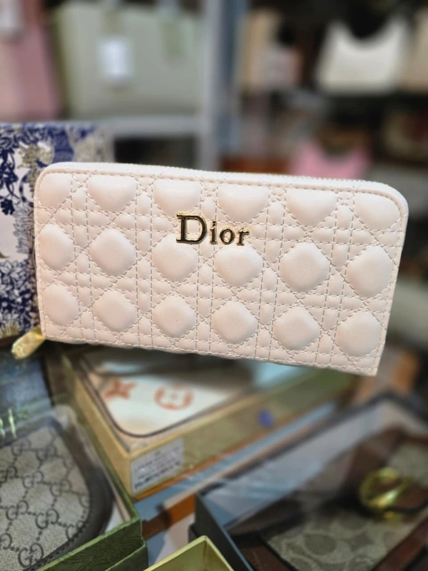 D BLACK WALLET - White