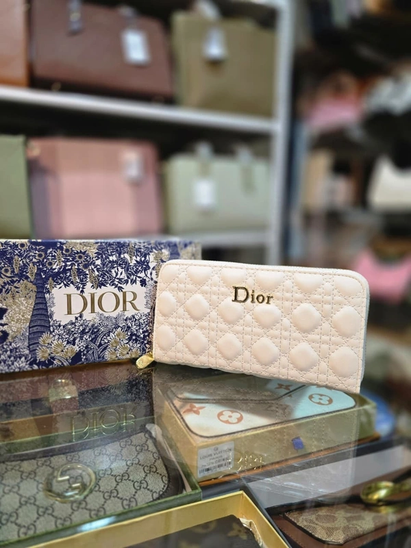 D BLACK WALLET - White