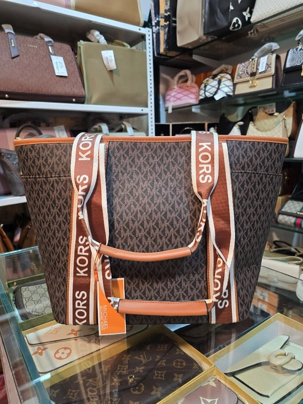 MK BIG TOTE 02 - Woody Brown
