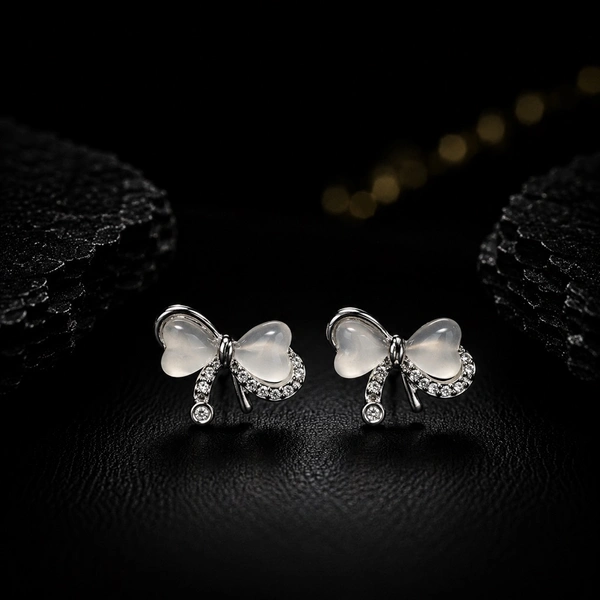 Pearl Bow Earring