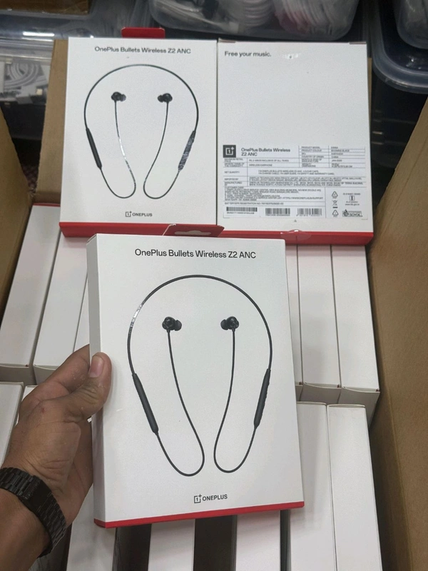 OnePlus Wireless Z2 ANC BH 📦💯💯🔥
COMPANY SEAL PACK AVAILABLE