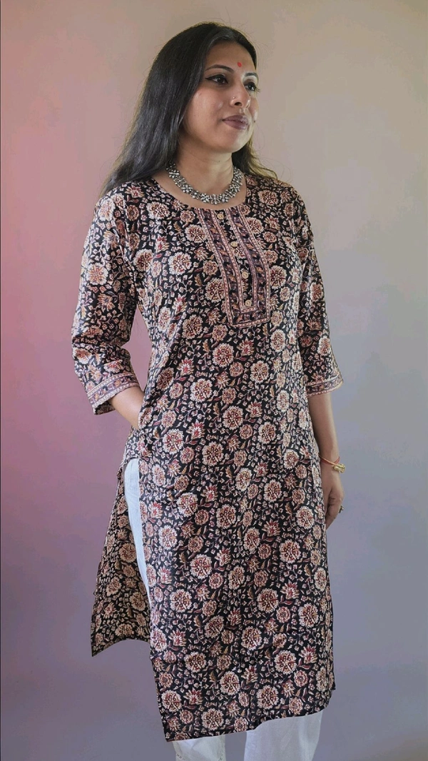 APARAJITA Floral Cotton Kurti - L