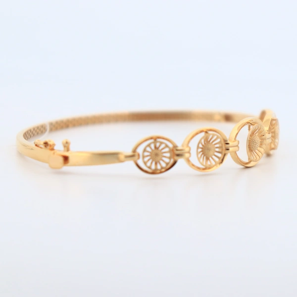 9 Karat Bracelet 