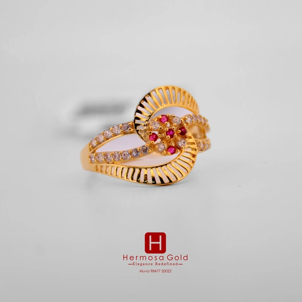 9 karat gold ring