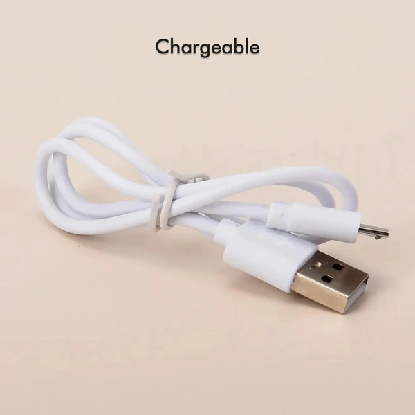 CLIP DESK FAN WITH SMALL SPRAY BOTTLE