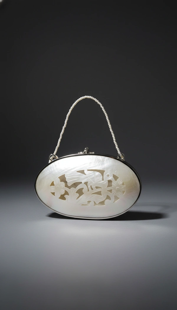 BH0424 : Handcrafted Seashell Ladies Side Bag | Boho Beach Style Sling Purse | Eco-Friendly Shell Handbag for Women