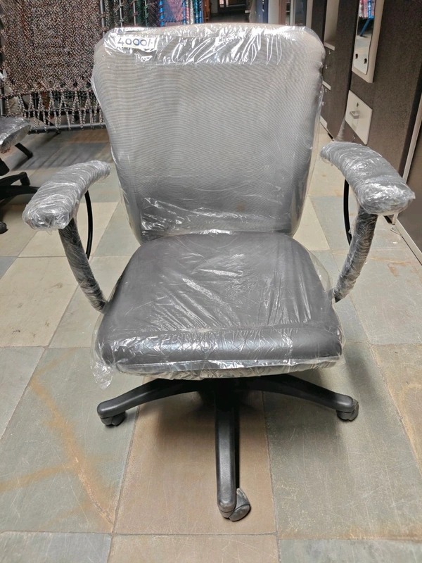 Mid Back REVOLVING Chair