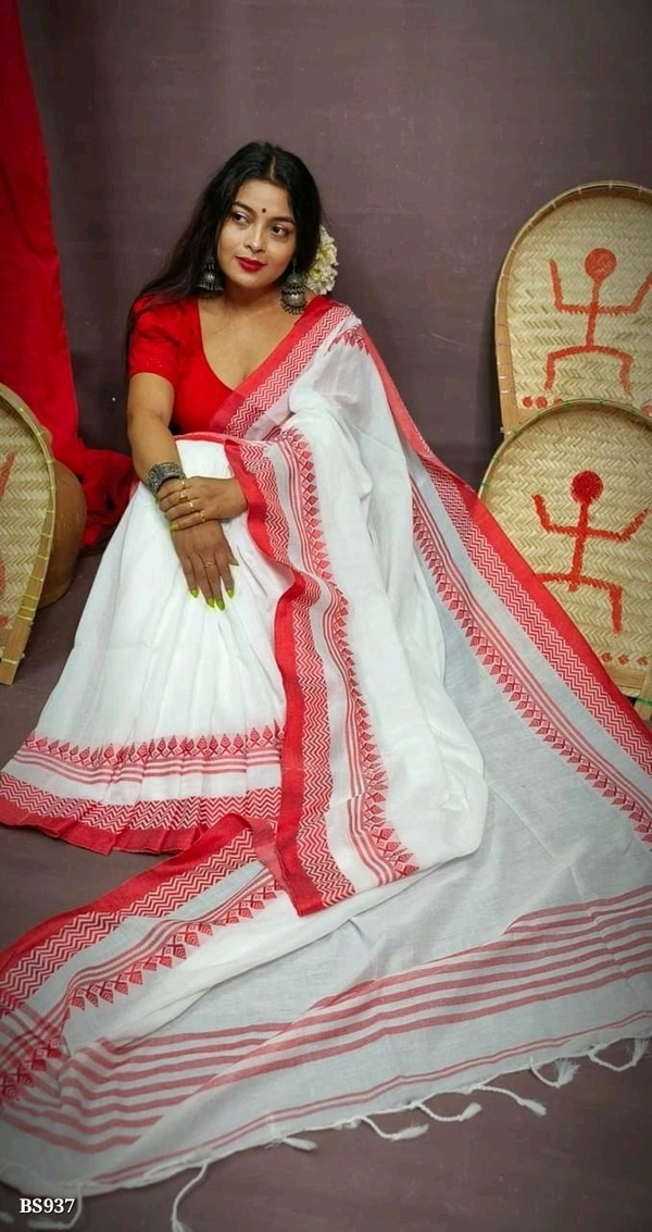 🌿 ✨ Weaving Border Design Khadi Cotton Saree ✨
🧵 Fabric Details:
🔹 Saree Fabric – Premium Khadi Cotton
🔹 Blouse Fabric – Khadi Cotton
🎨 Design & Work:
✔ Elegant Solid Design
✔ Stylish Solid Pallu
✔ Plain Attached Blouse Piece
✔ Beautiful Big Weaving Border
🔄 Easy Returns Available
📌 Disclaimer: Photoshoot lighting ও screen settings এর কারণে সামান্য color variation হতে পার