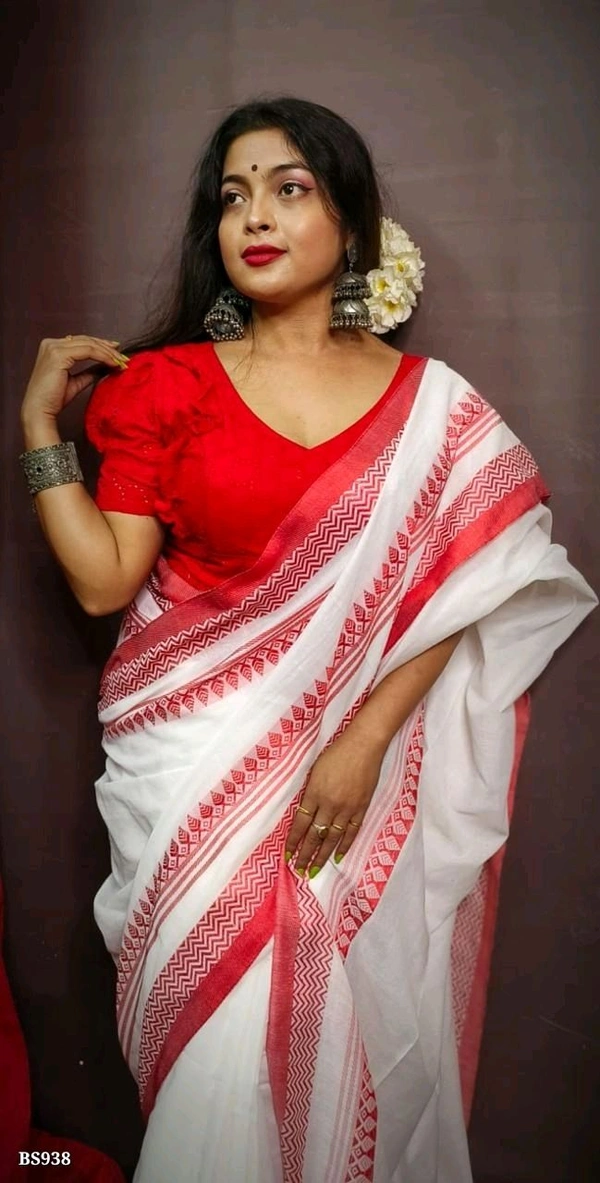 🌿 ✨ Weaving Border Design Khadi Cotton Saree ✨
🧵 Fabric Details:
🔹 Saree Fabric – Premium Khadi Cotton
🔹 Blouse Fabric – Khadi Cotton
🎨 Design & Work:
✔ Elegant Solid Design
✔ Stylish Solid Pallu
✔ Plain Attached Blouse Piece
✔ Beautiful Big Weaving Border
🔄 Easy Returns Available
📌 Disclaimer: Photoshoot lighting ও screen settings এর কারণে সামান্য color variation হতে পার