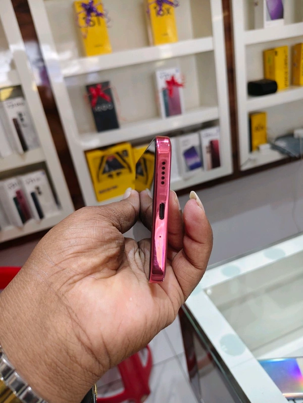 Vivo Y31 – 6GB RAM + 128GB | Warranty Available ✨ Official Warranty Available ✨ 6GB RAM + 128GB Storage ✨ Smooth & Reliable Performance ✨ Large FHD+ Display ✨ Stylish Slim Design ✨ 48MP AI Triple Camera ✨ Long Lasting Battery Backup ✨ Fast Charging Support ✨ Dual SIM Supported
