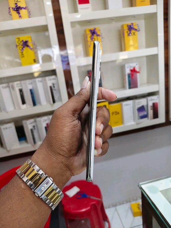 Vivo Y400 Pro 5G – 8GB RAM + 128GB | Warranty Available ✨ Official Warranty Available ✨ 8GB RAM + 128GB Storage ✨ Powerful 5G Performance ✨ FHD+ AMOLED Display ✨ Premium Slim & Stylish Design ✨ 50MP AI Camera Setup ✨ Long Lasting Battery + Fast Charging ✨ Smooth Gaming & Multitasking ✨ Dual SIM 5G Supported
