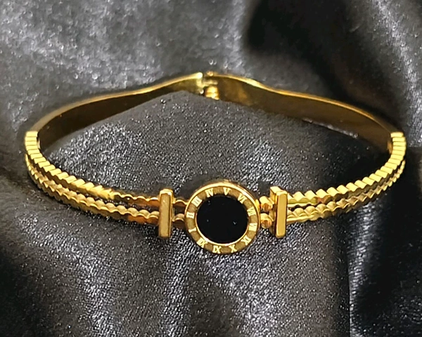 Black Circle Bangle