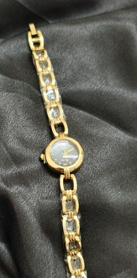 Round Dial Watch - golden