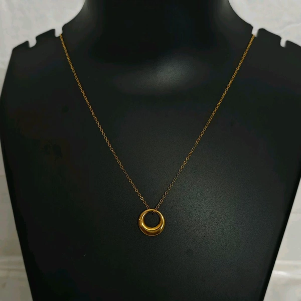 Circle Pendent Neckpiece
