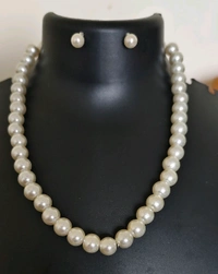 White Pearl Neckpiece Set
