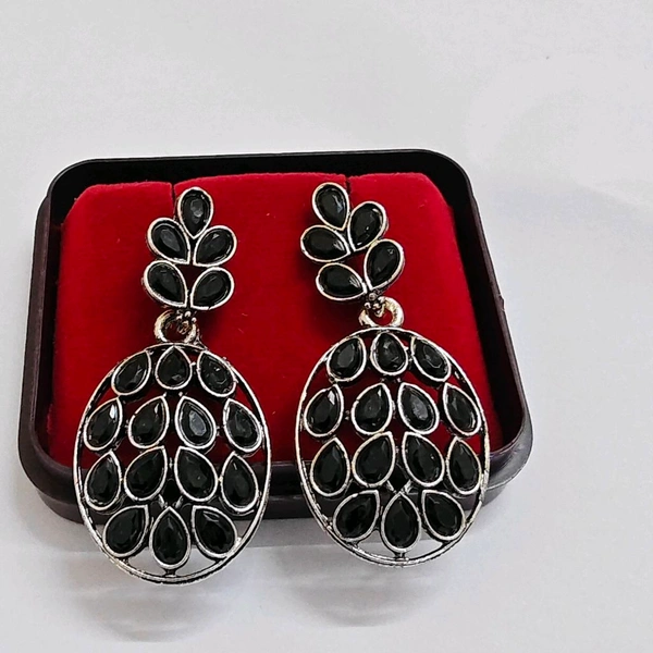 Black Kuthan Stone Hanging Earrings - black
