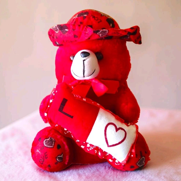 Cap Teddy With Love Pillow.