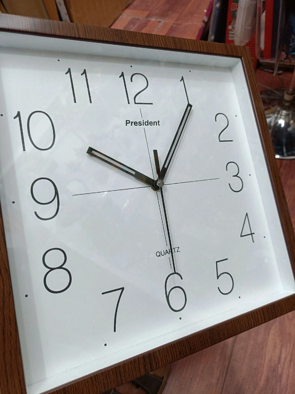President Wall Clock 9707 Wood finish 2056