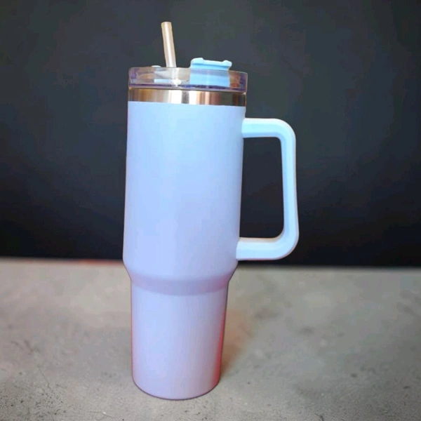 This 40-ounce stainless steel tumbler features a light blue color and a sturdy handle.2085
