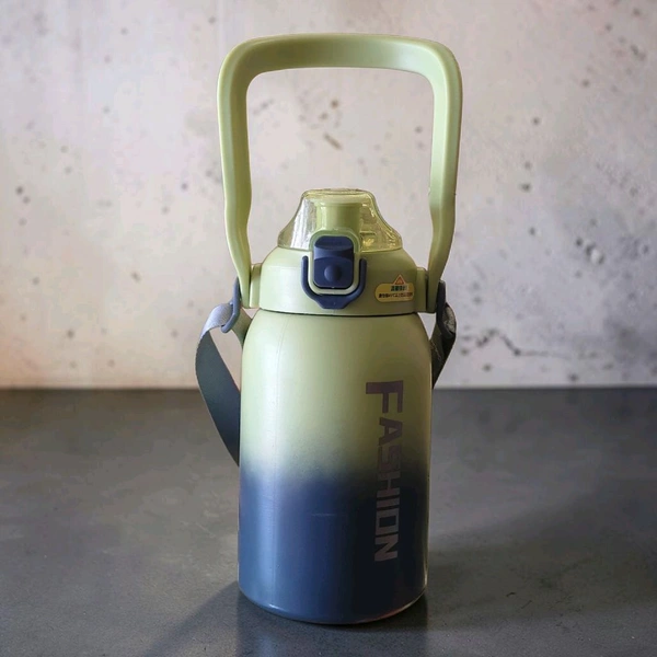 This is a Mumiguan 44-ounce insulated water bottle featuring a grey-green gradient design and a top carry handle.