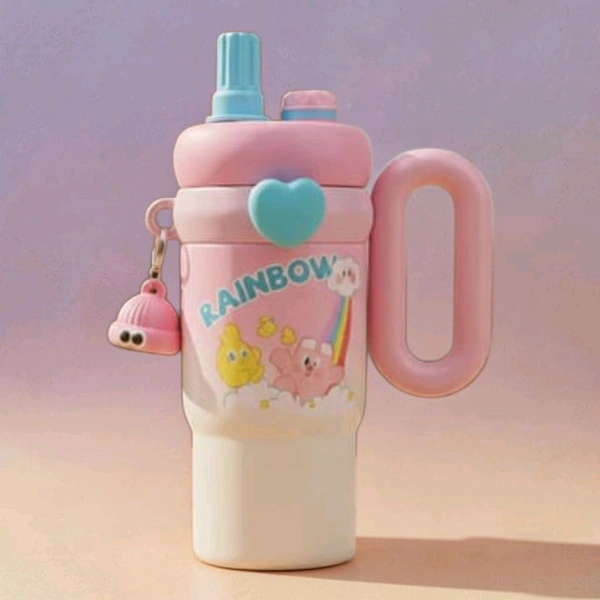 This 850ml stainless steel kid's tumbler features a leak-proof design with a character-themed, pastel Pink and yellow finish.