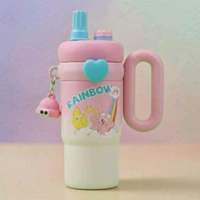 This 850ml stainless steel kid's tumbler features a leak-proof design with a character-themed, pastel Pink and yellow finish.