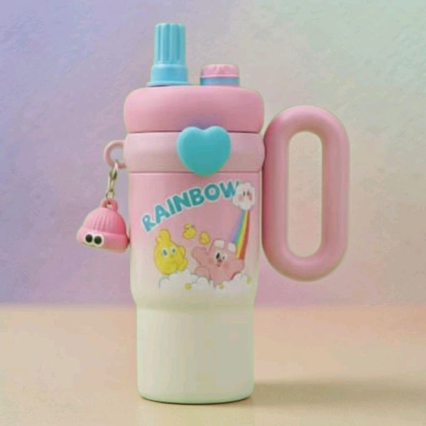 This 850ml stainless steel kid's tumbler features a leak-proof design with a character-themed, pastel Pink and yellow finish.