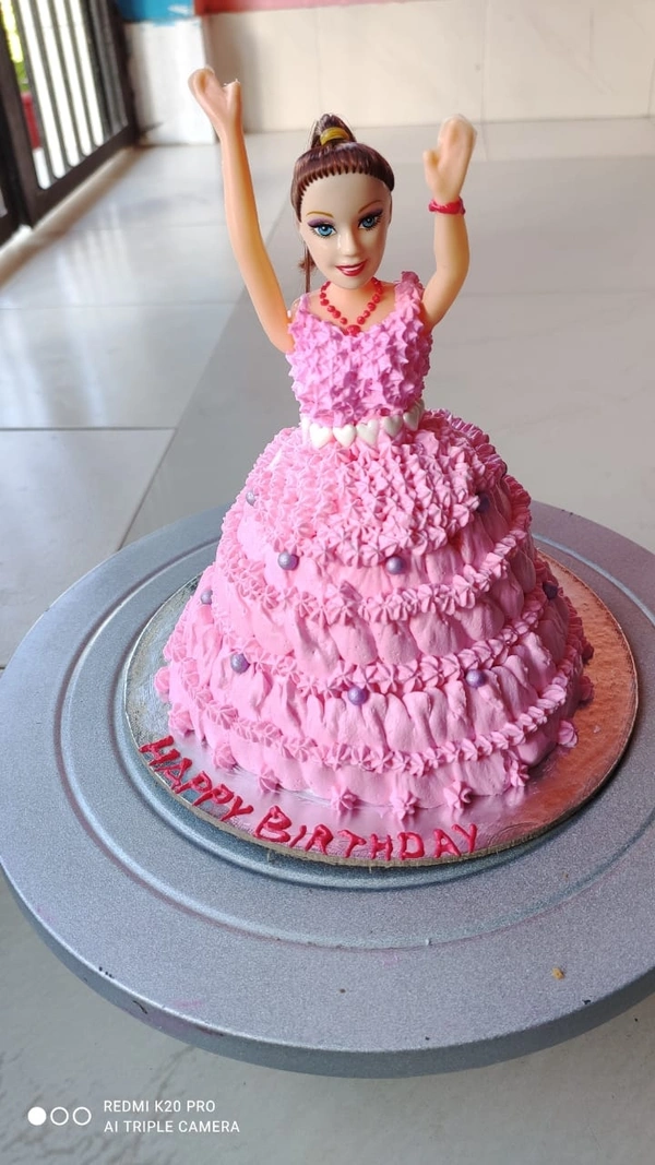 Girl's favourite: Barbie Cake - Pink